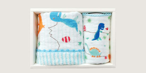 Baby gift Kyoryu towel bib set