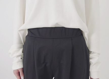 Unisex tuck tapered pants