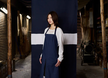 MAKU. Work apron using traditional Japanese techniques